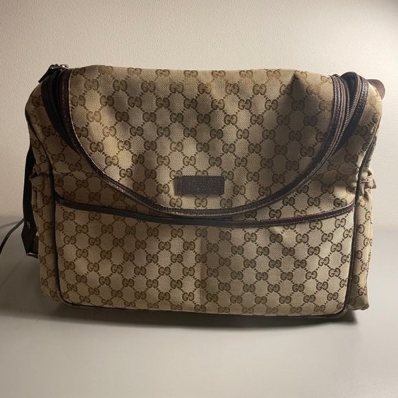 Gucci Handbags - Gucci Supreme Diaper Bag